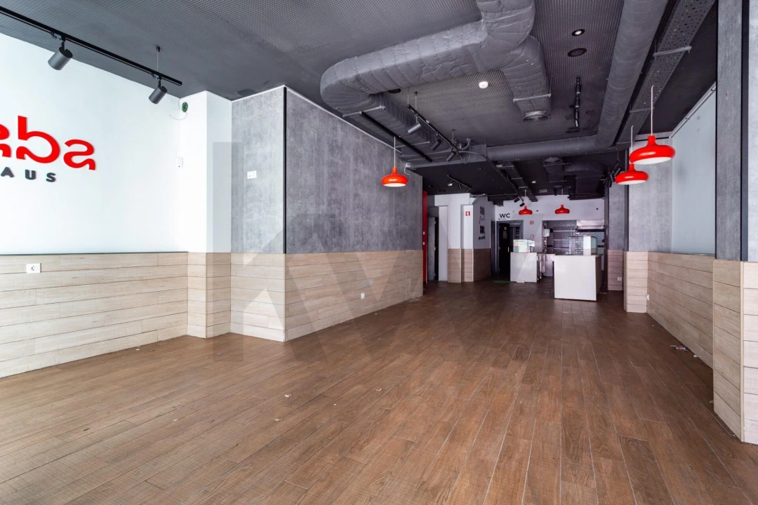 Loja para Arrendamento em Almada, Cova da Piedade, Pragal e Cacilhas Foto 3