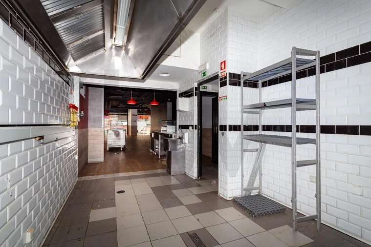 Loja para Arrendamento em Almada, Cova da Piedade, Pragal e Cacilhas Foto 7