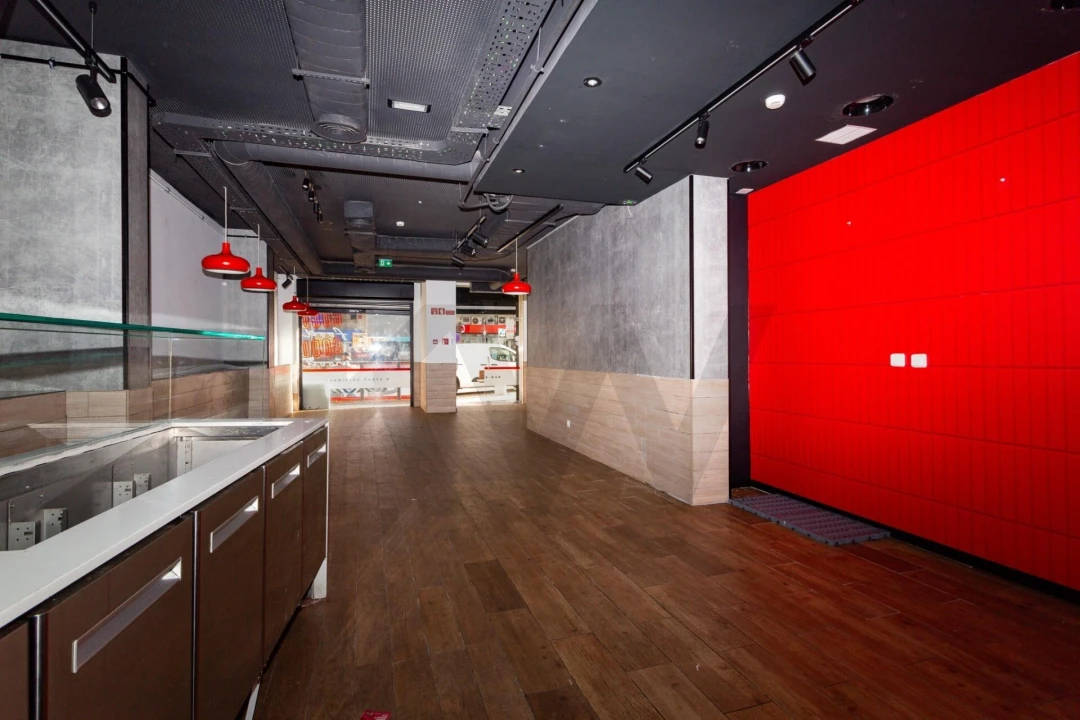 Loja para Arrendamento em Almada, Cova da Piedade, Pragal e Cacilhas Foto 15