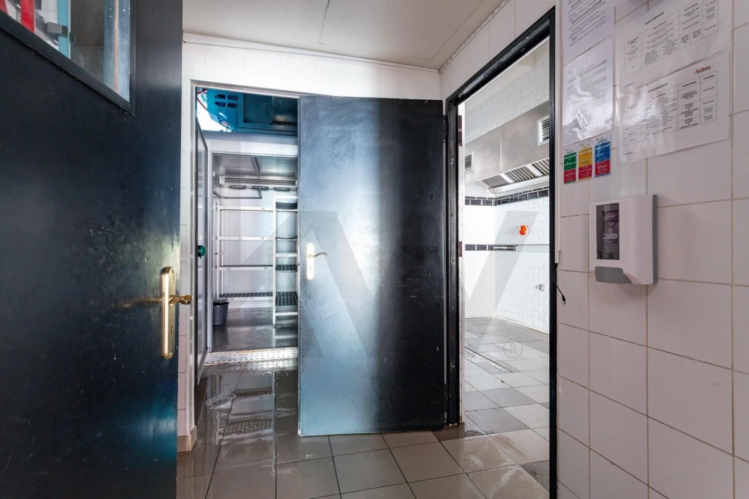 Loja para Arrendamento em Almada, Cova da Piedade, Pragal e Cacilhas Foto 11