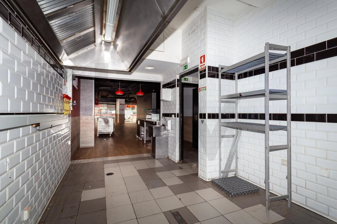 Loja para Arrendamento em Almada, Cova da Piedade, Pragal e Cacilhas Foto 7