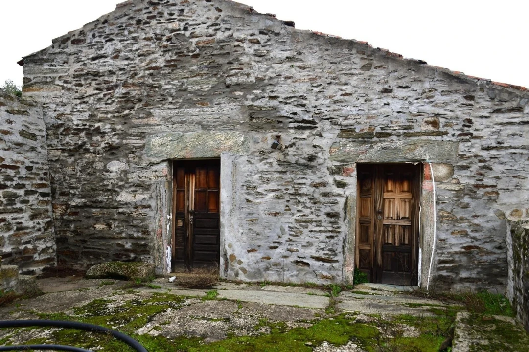 Quinta T4 para Venda em Vilarouco e Pereiros Foto 21