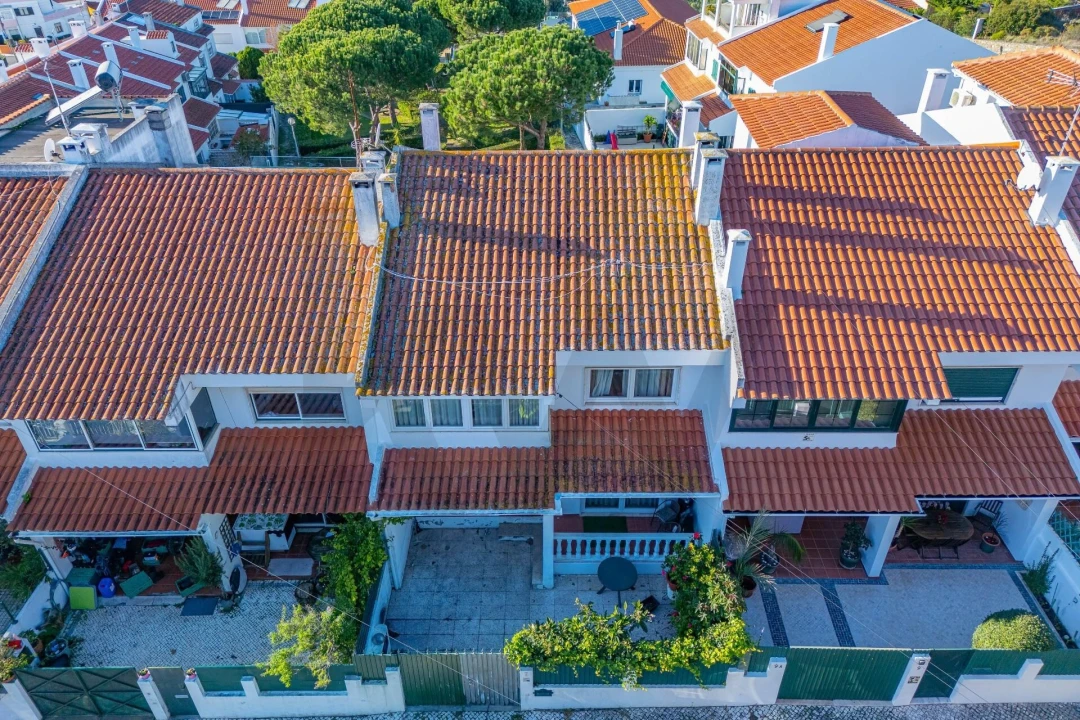 Moradia T4 para Venda em Almargem do Bispo, Pêro Pinheiro e Montelavar Foto 2