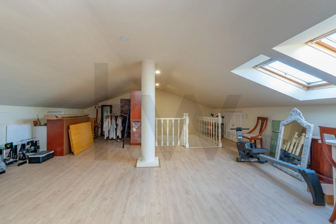 Moradia T4 para Venda em Almargem do Bispo, Pêro Pinheiro e Montelavar Foto 35