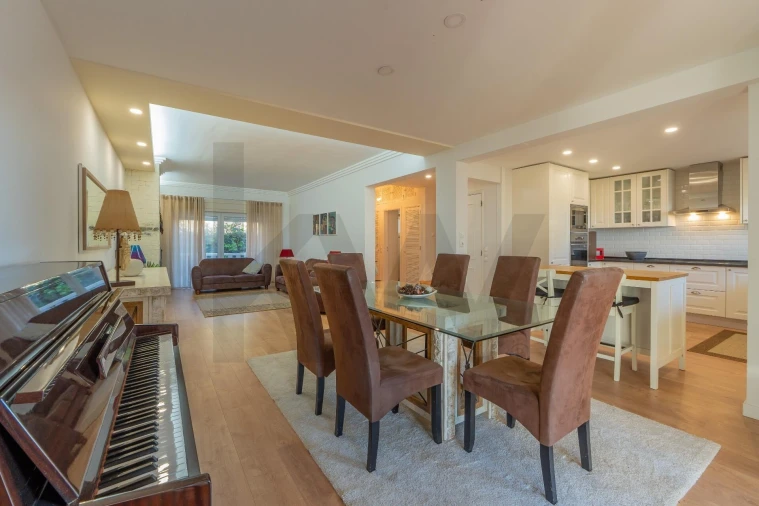 Moradia T4 para Venda em Almargem do Bispo, Pêro Pinheiro e Montelavar Foto 5