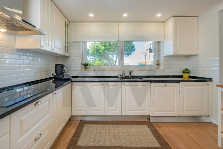 Moradia T4 para Venda em Almargem do Bispo, Pêro Pinheiro e Montelavar Foto 17