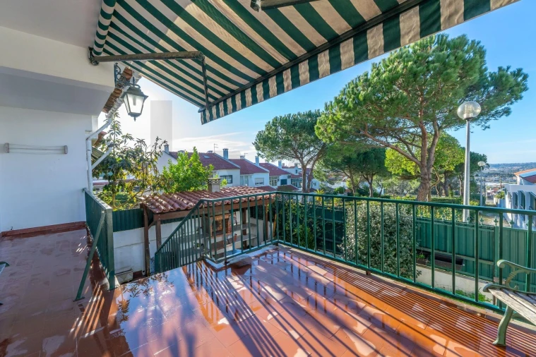 Moradia T4 para Venda em Almargem do Bispo, Pêro Pinheiro e Montelavar Foto 36