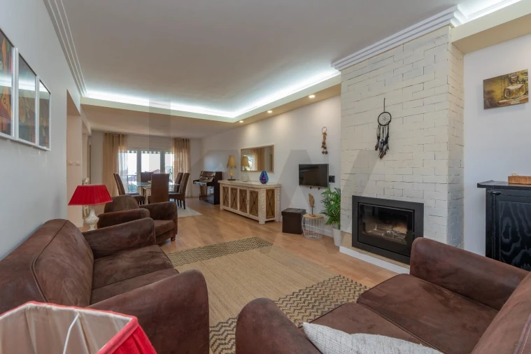 Moradia T4 para Venda em Almargem do Bispo, Pêro Pinheiro e Montelavar Foto 7