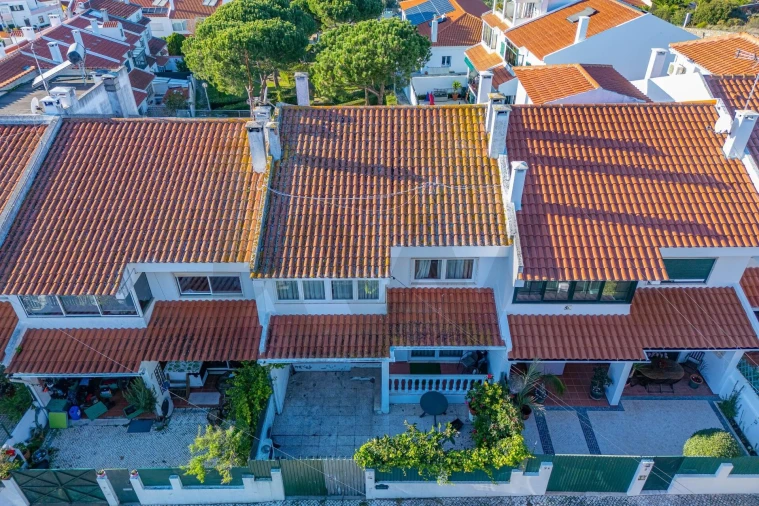 Moradia T4 para Venda em Almargem do Bispo, Pêro Pinheiro e Montelavar Foto 2