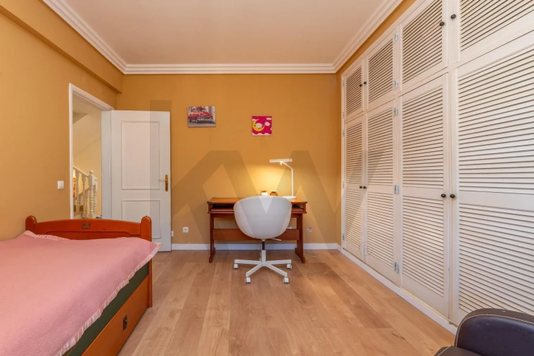 Moradia T4 para Venda em Almargem do Bispo, Pêro Pinheiro e Montelavar Foto 33