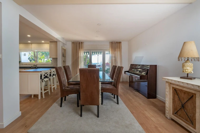 Moradia T4 para Venda em Almargem do Bispo, Pêro Pinheiro e Montelavar Foto 11