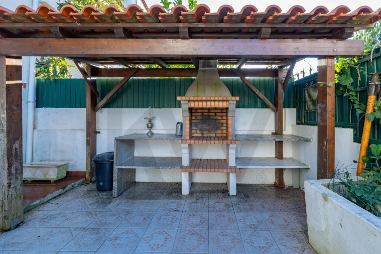 Moradia T4 para Venda em Almargem do Bispo, Pêro Pinheiro e Montelavar Foto 38