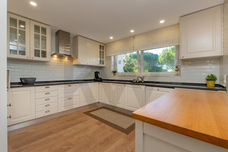 Moradia T4 para Venda em Almargem do Bispo, Pêro Pinheiro e Montelavar Foto 14