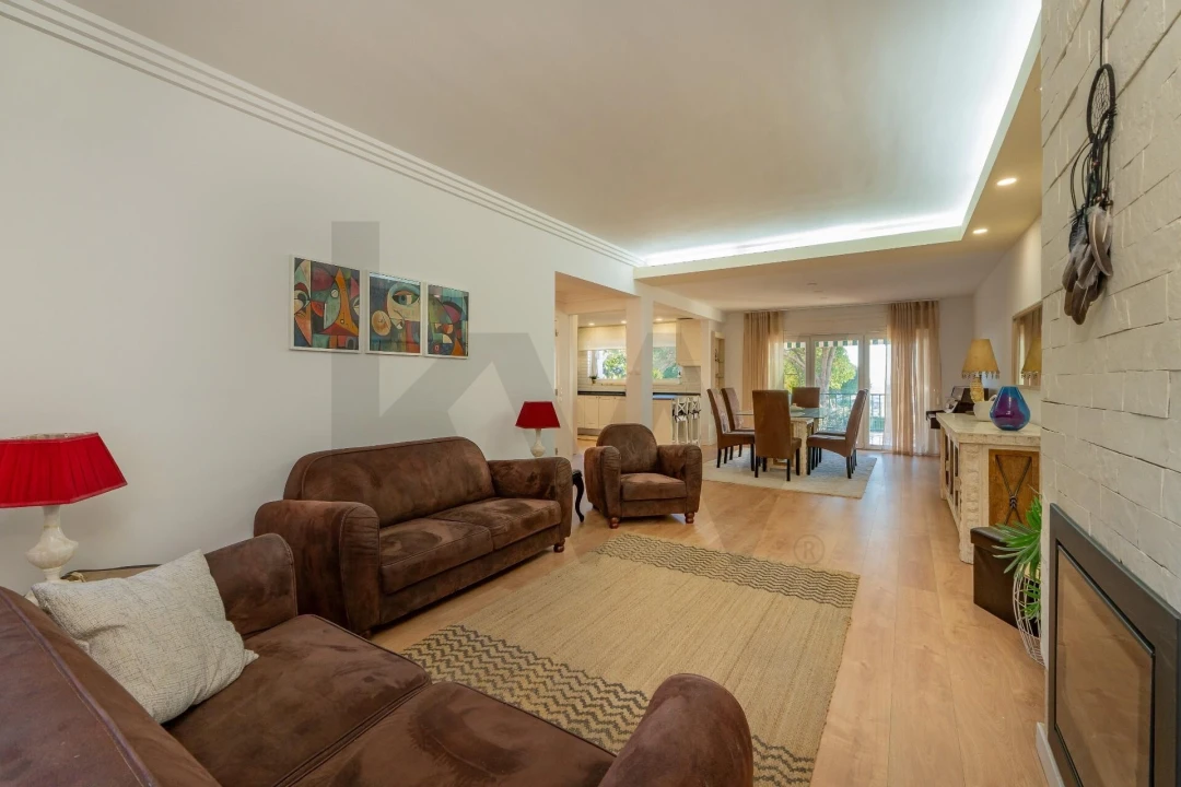 Moradia T4 para Venda em Almargem do Bispo, Pêro Pinheiro e Montelavar Foto 9