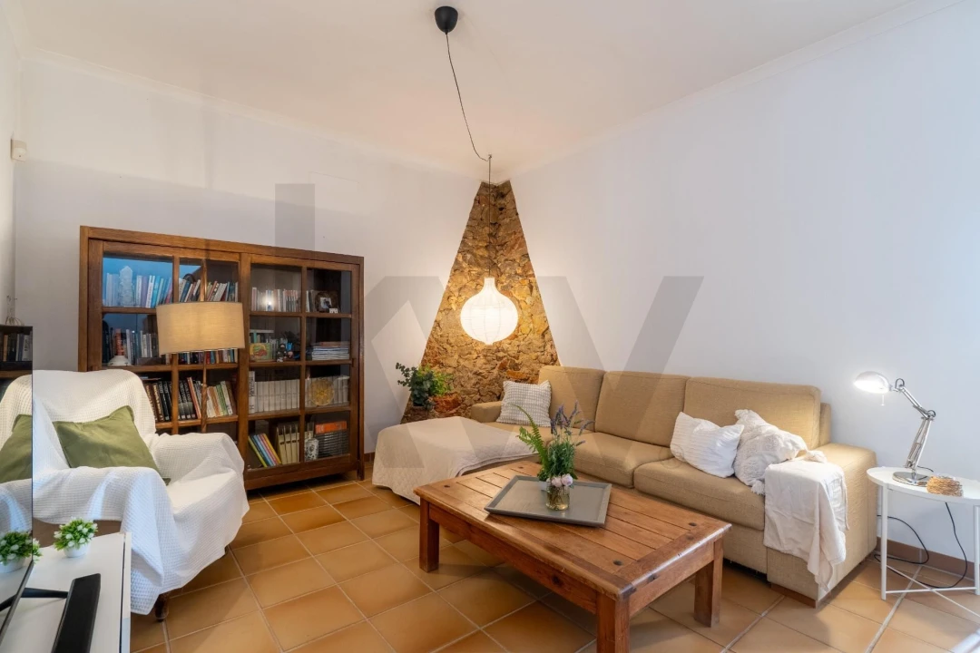 Moradia T4 para Venda em Santa Barbara de Nexe Foto 8