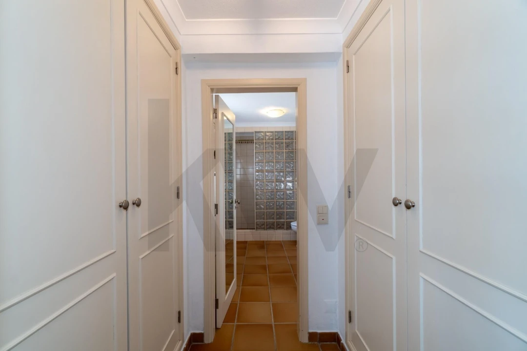 Moradia T4 para Venda em Santa Barbara de Nexe Foto 13