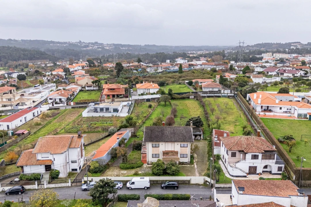 Moradia T4 para Venda em Escapães Foto 1