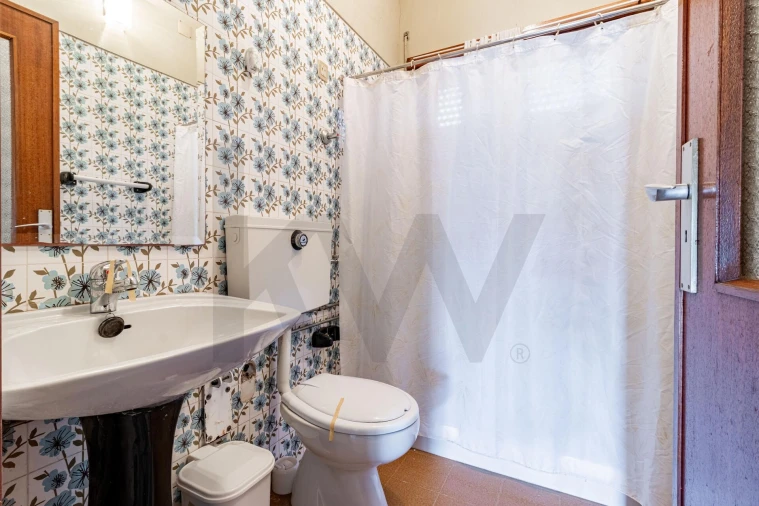 Moradia T4 para Venda em Escapães Foto 11