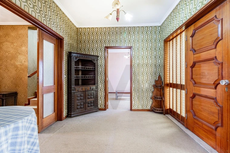 Moradia T4 para Venda em Escapães Foto 6