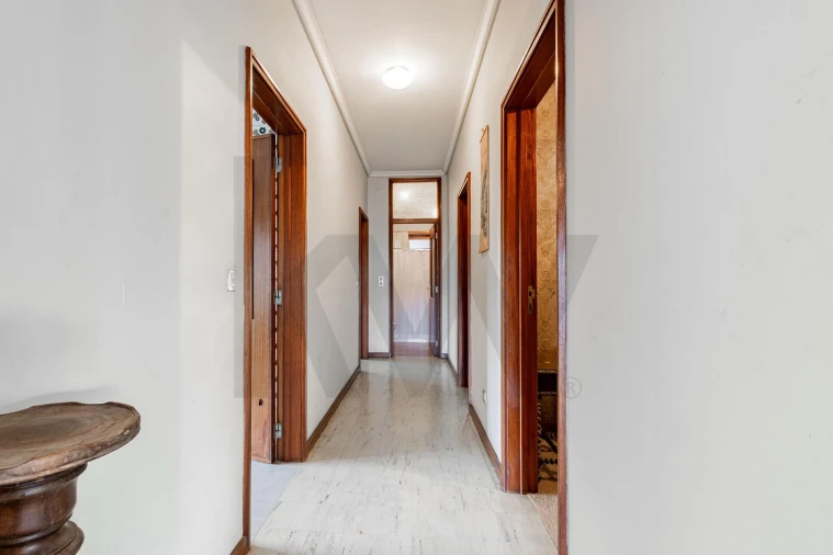 Moradia T4 para Venda em Escapães Foto 10