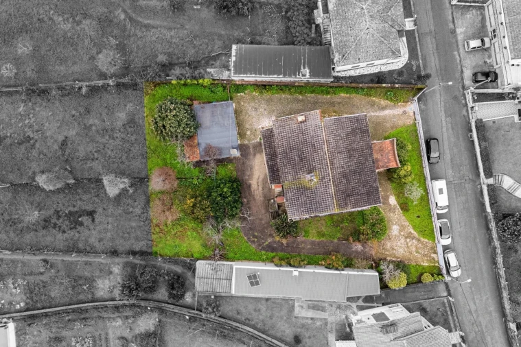 Moradia T4 para Venda em Escapães Foto 2