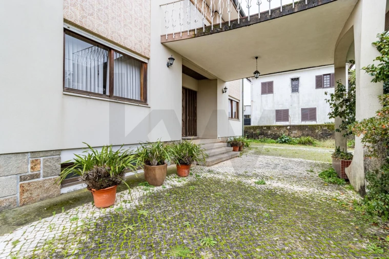 Moradia T4 para Venda em Escapães Foto 5