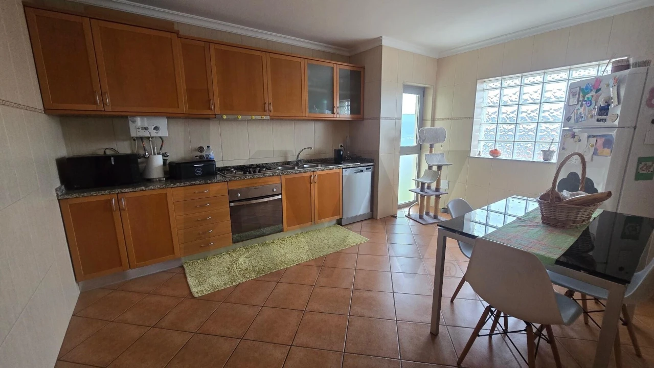 Apartamento T3 para Venda em Sever do Vouga Foto 8