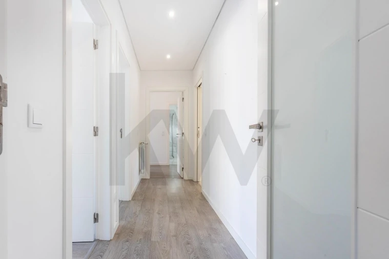 Apartamento T3 para Arrendamento em Carcavelos e Parede Foto 6