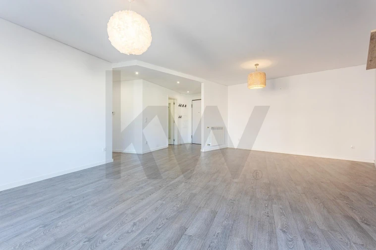 Apartamento T3 para Arrendamento em Carcavelos e Parede Foto 5