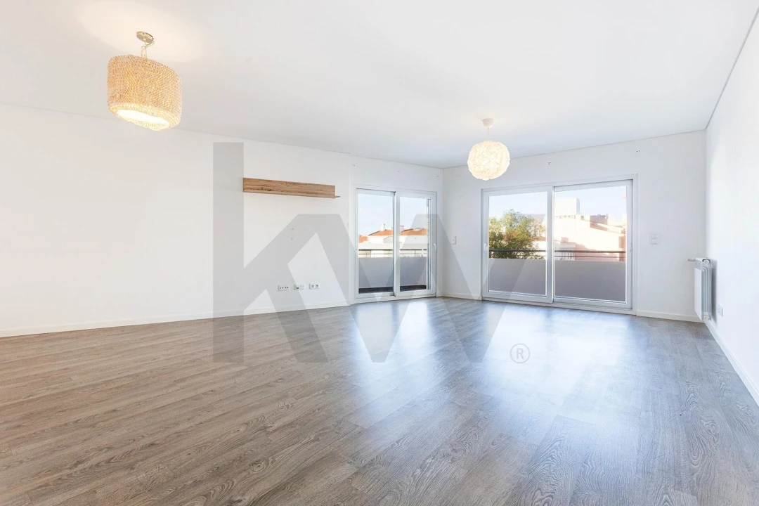 Apartamento T3 para Arrendamento em Carcavelos e Parede Foto 4