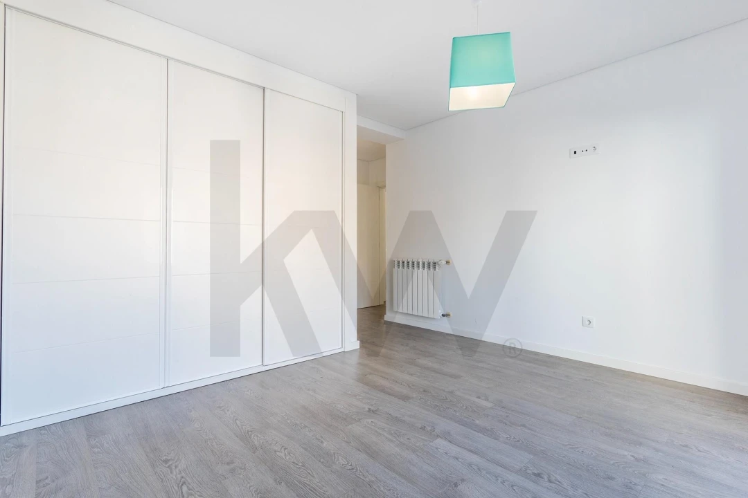 Apartamento T3 para Arrendamento em Carcavelos e Parede Foto 8