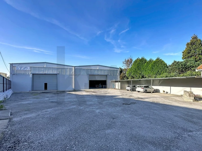 Armazém para Venda em São João de Ver