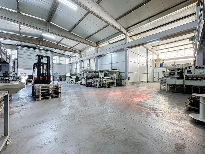 Armazém para Venda em São João de Ver Foto 8