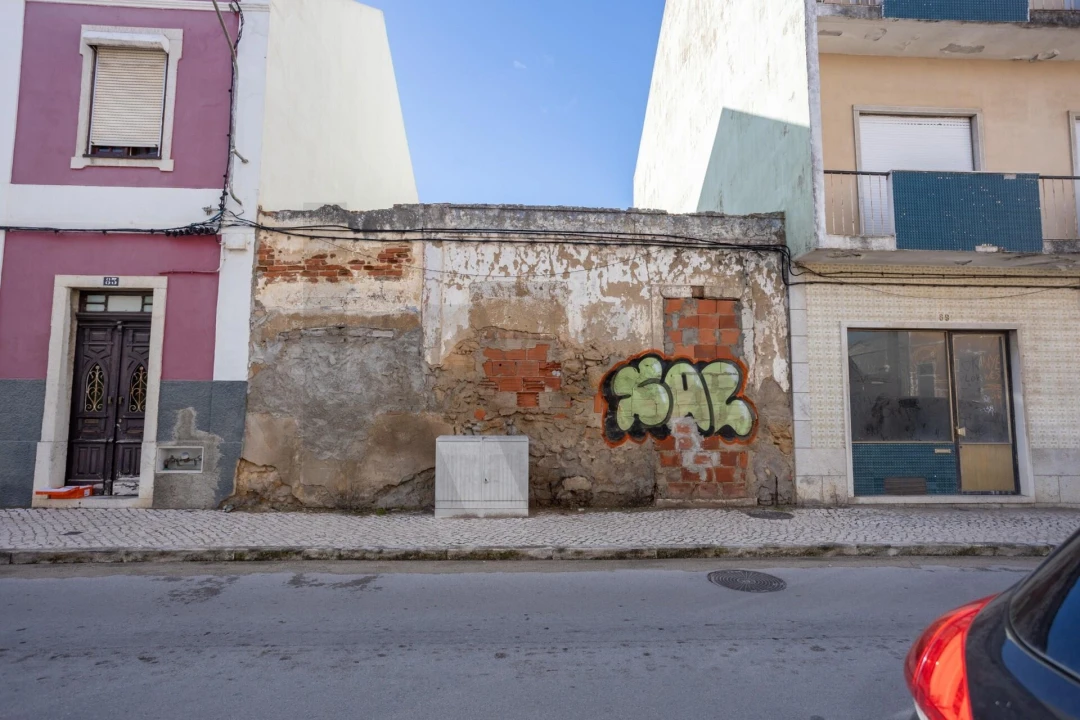 Prédio para Venda em Setubal (São Sebastião) Foto 1