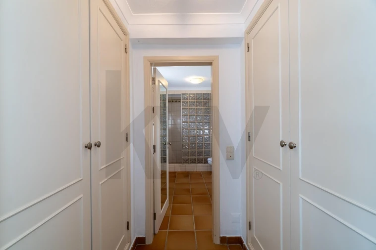 Moradia T4 para Venda em Santa Barbara de Nexe Foto 13