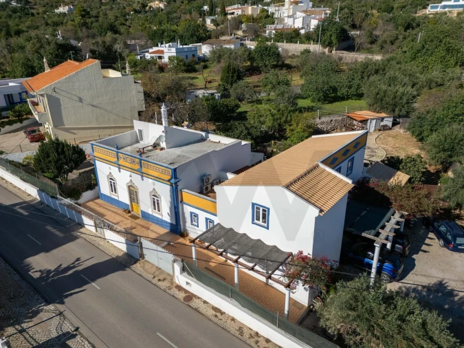 Moradia T4 para Venda em Santa Barbara de Nexe Foto 2