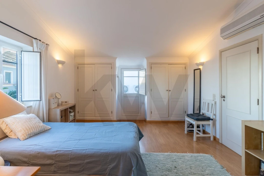 Moradia T4 para Venda em Santa Barbara de Nexe Foto 24