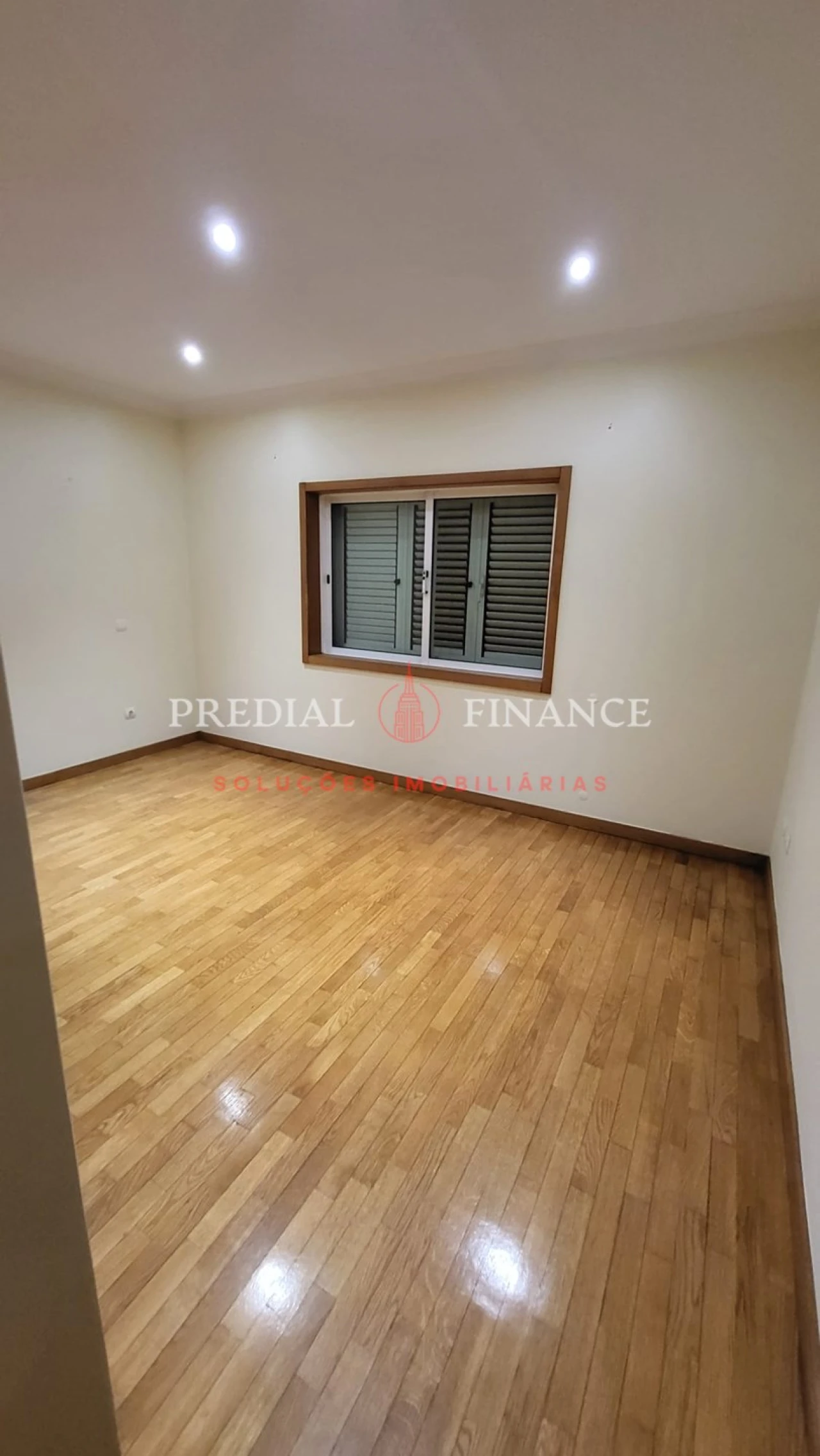 Moradia T4 para Venda em Castêlo da Maia Foto 15