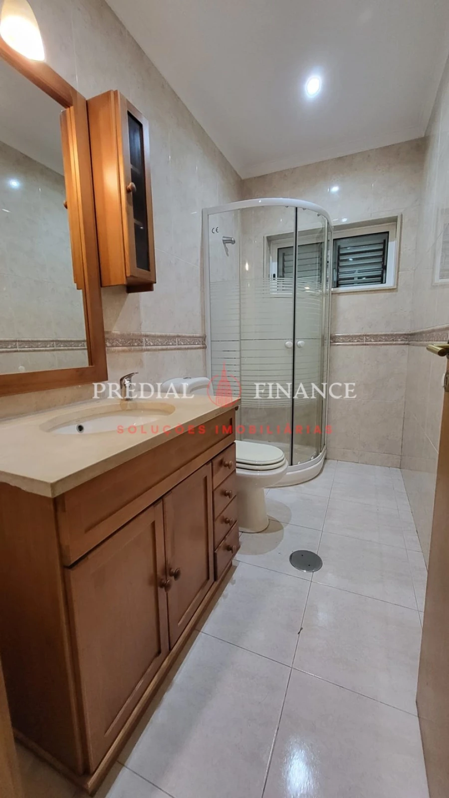 Moradia T4 para Venda em Castêlo da Maia Foto 27