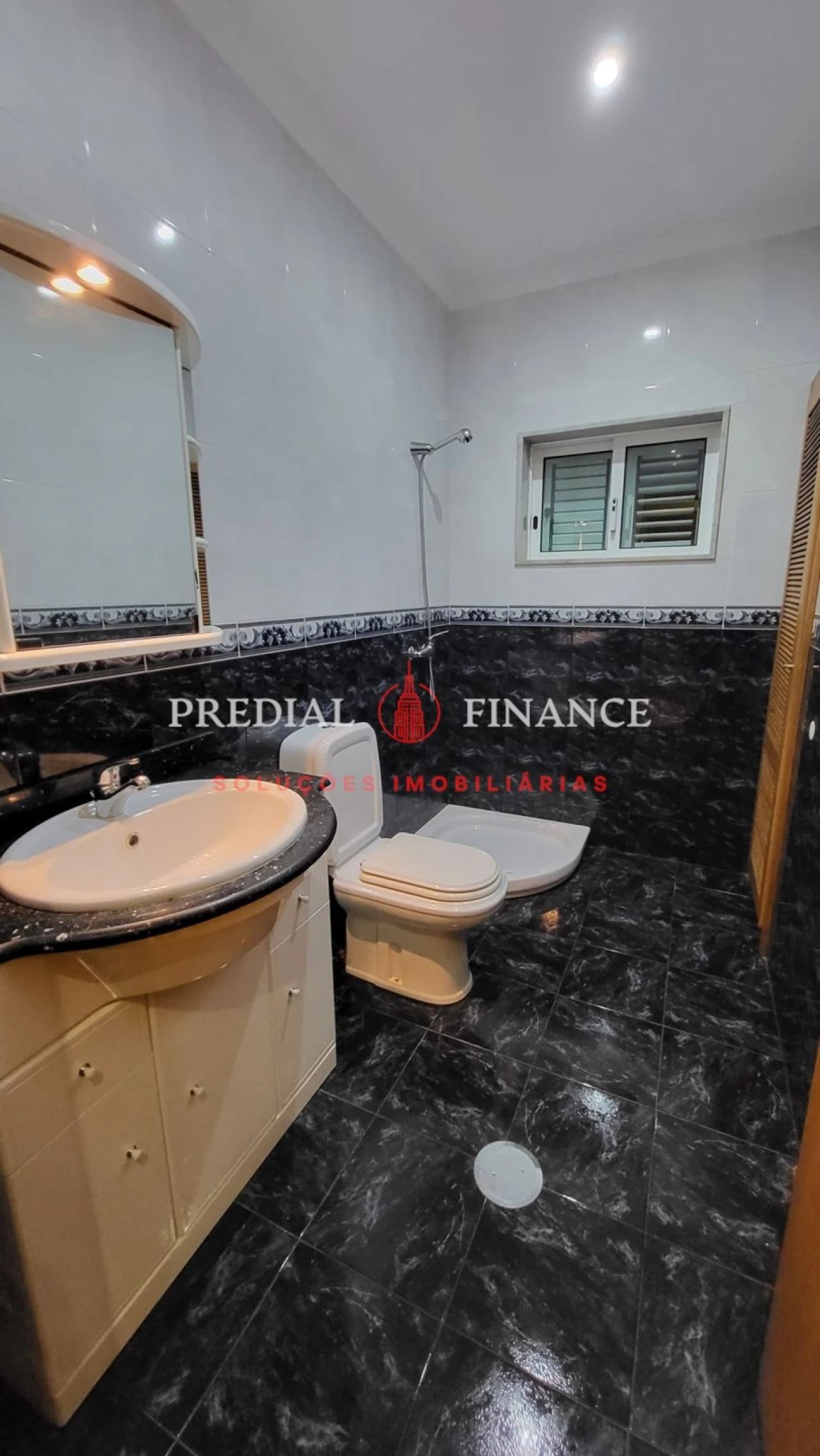 Moradia T4 para Venda em Castêlo da Maia Foto 18