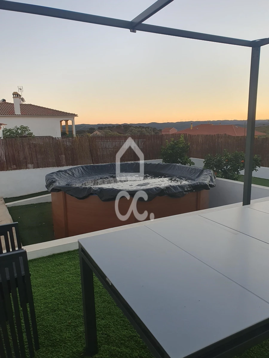 Moradia T3 para Venda em Martim Longo Foto 27