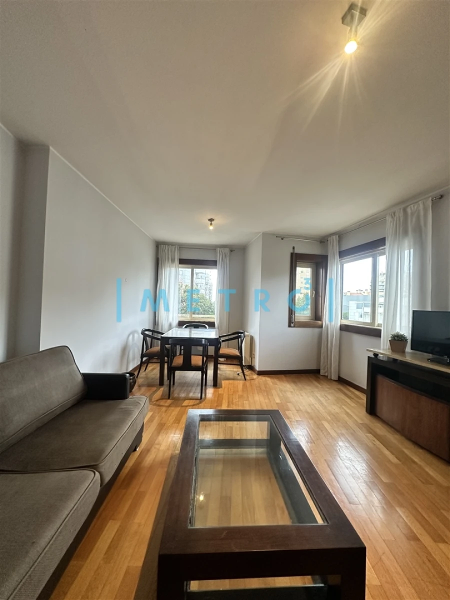 Apartamento T1 para Arrendamento em Aldoar, Foz do Douro e Nevogilde Foto 3