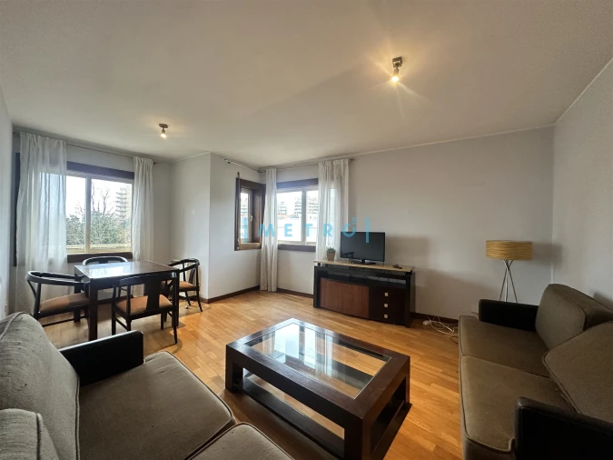 Apartamento T1 para Arrendamento em Aldoar, Foz do Douro e Nevogilde Foto 1