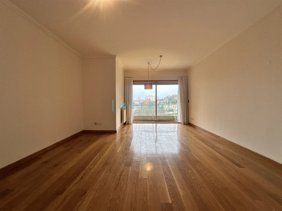 Apartamento T1 para Arrendamento em Aldoar, Foz do Douro e Nevogilde Foto 1