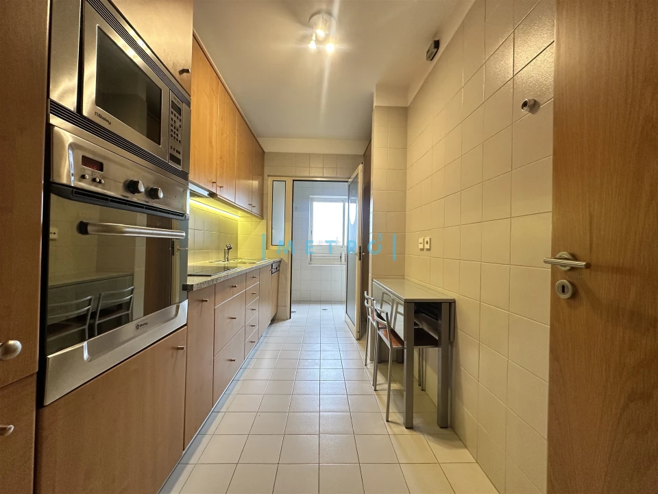 Apartamento T1 para Arrendamento em Aldoar, Foz do Douro e Nevogilde Foto 9