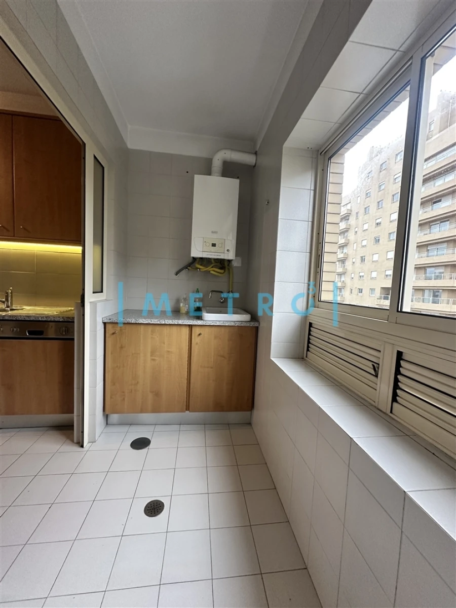 Apartamento T1 para Arrendamento em Aldoar, Foz do Douro e Nevogilde Foto 10