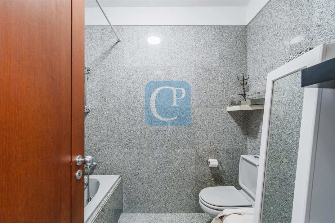 Apartamento T4 para Venda em Ramalde Foto 30