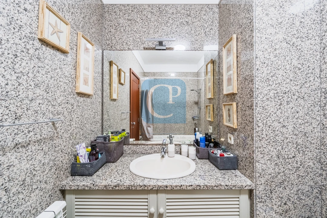 Apartamento T4 para Venda em Ramalde Foto 19