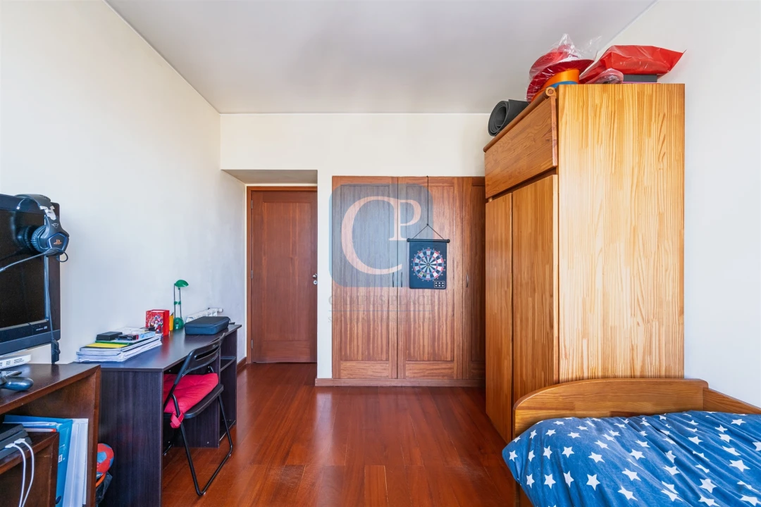 Apartamento T4 para Venda em Ramalde Foto 26