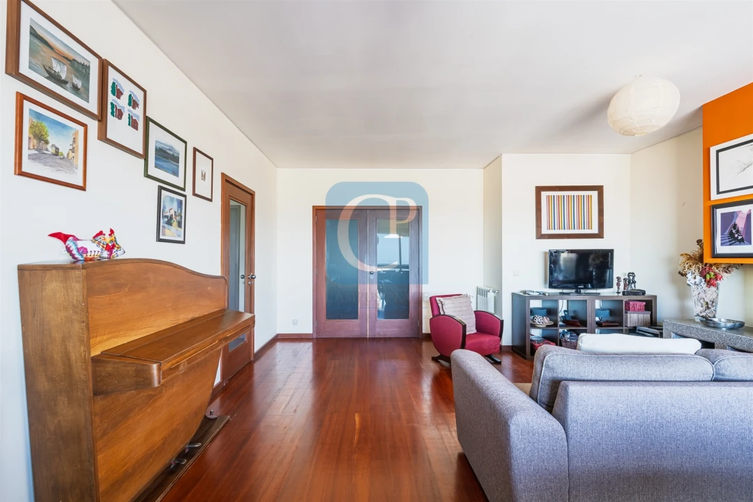 Apartamento T4 para Venda em Ramalde Foto 6